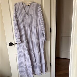 Universal Thread Long Sleeve lavender and White Dress